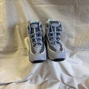 L.L. Bean Gray Hiking Boot Snow Walker And Supportive Sole and Quick-Lace System